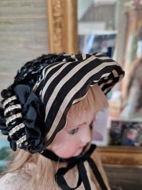 Chapeau De Poupee