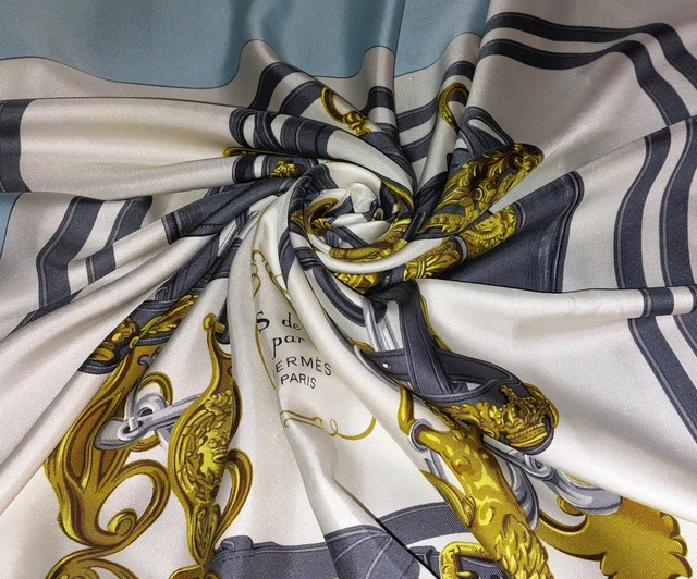 FOULARD HERMÈS "LES PONTS DE PARIS" En Soie 90x90 Cm - Motif Coloré Sur Fond Blanc - Occasion En Très Bon état