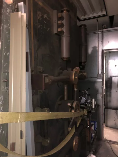 Herring Hall Marvin Antique Bank Vault Door, Right Swing Herring Hall Marvin Antique Bank Vault Door, Right Swing
