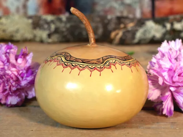 #12 Lacquer Gourd Box Beige Tan Hand Painted Olinalá Mexican Folk Art M/S Sz