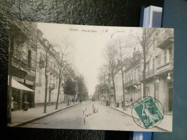 Cpa Allier Vichy Rue De Paris