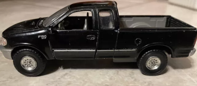 Tins Toys Die-Cast Ford F-150 XLT 1/38 Scale Officially Licensed