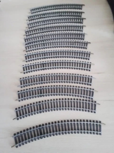 Lot de 12 rails courbes jouef rayon 445 mm - Modélisme Lot de 12 rails courbes jouef rayon 445 mm - Modélisme