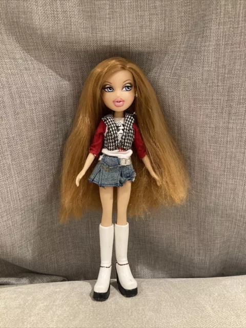 Rare Bratz 10th Anniversary 10/10/10 Leora Doll MGA Entertainment