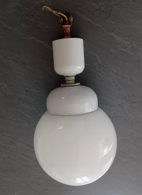 -- BELLE LAMPE BOULE Suspension Plafonnier LUSTRE GLOBE Verre Moulé  --  VINTAGE