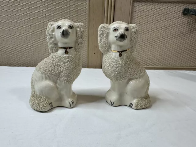 Vtg English Staffordshire Dog Pair Confetti Spaniel Fox Hunt Mantle Figurines