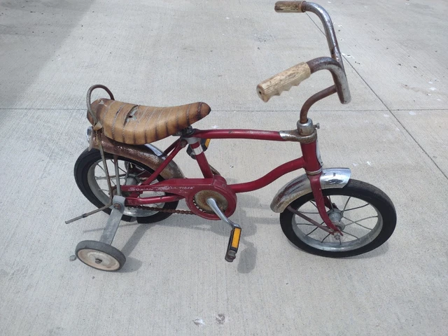 Vintage Schwinn Stingray Lil Tiger Banana Seat - Bicycle w/ training Rat Rod Vintage Schwinn Stingray Lil Tiger Banana Seat - Bicycle w/ training Rat Rod