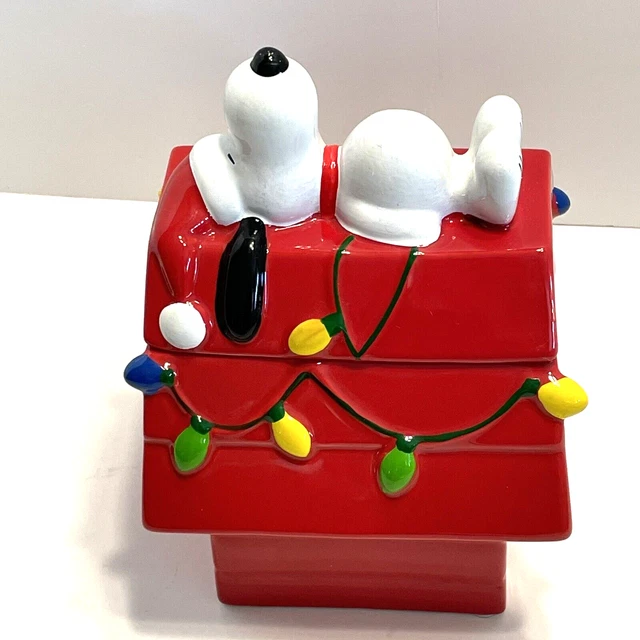 PEANUTS 50 YEARS A Charlie Brown Christmas Snoopy on Dog House Cookie