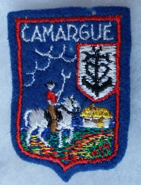 L'écusson officiel de la gendarmerie de Saint-Tropez, un best-seller du