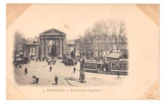 CPA 33 BORDEAUX PORTE ET PLACE D'AQUITAINE (dos non divisé)