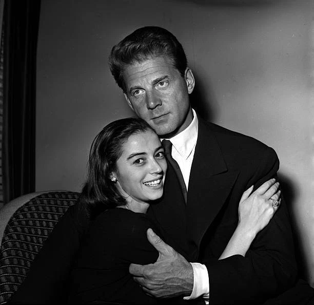 ITALIAN ACTRESS MARISA Pavan at a press reception 1950s Old Photo 1 EUR