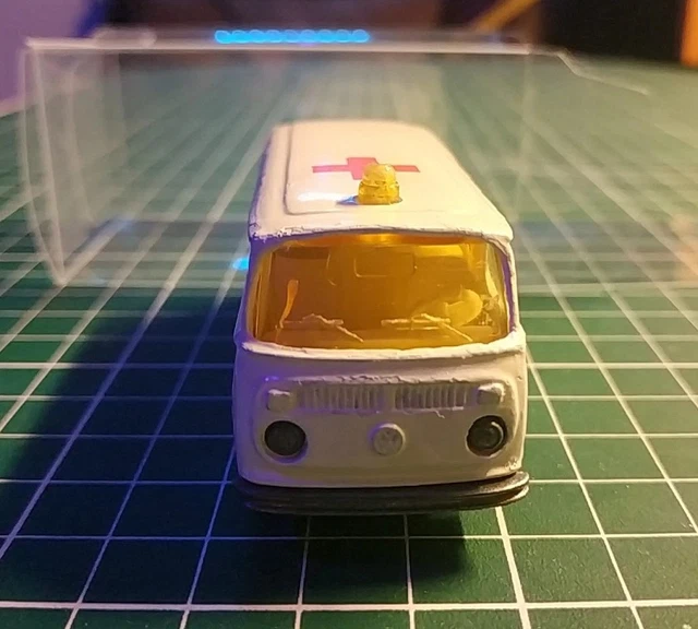 Majorette Volkswagen fourgon n°244 cafe hag Rouge Bon État