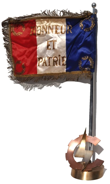 drapeau-fran-ais-honneur-patrie-ecole-sous-officiers-socle