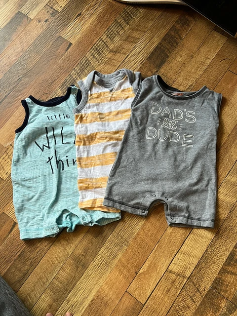 (3 outfit Bundle) 0-3 month baby boy summer bundle Old Navy, Cat& Jack