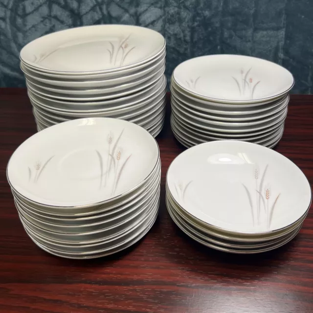 PLATINUM WHEAT Fine China Of Japan 40 Pc Set Vintage In Very Good Condition