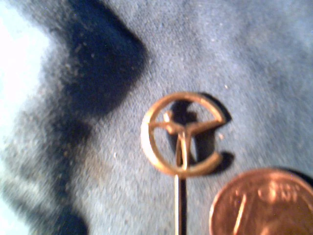 Flaggen-Pin Deutschland DDR – Hartemaille, Vergoldet, Ca. 2 X 2 Cm, Sammlerstück