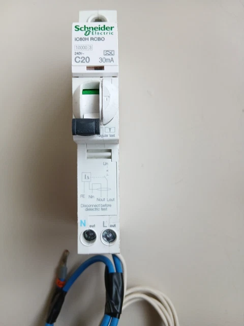 A9D20620 Schneider disjoncteur différentiel 1P N 20A 30mA | AC