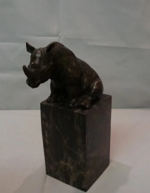 Estatua Rinoceronte Fauna Art Deco Estilo Art Nouveau Estilo Bronce sólido Firma 2