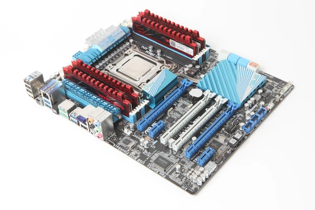 PLACA MADRE ASUS P9X79 PRO ATX Core i7-3930K, 16 GB RAM, *Sin E/S