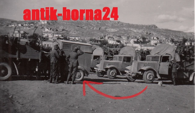 Foto WH Soldat Kübel PKW Auto LKW Anhänger Sondertyp Griechenland Greece G307
