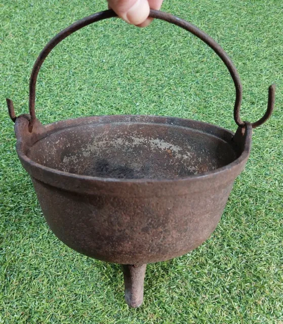 Lovely Antique Cast Iron 3 Legged Cauldron Cooking Pot Kettle Planter