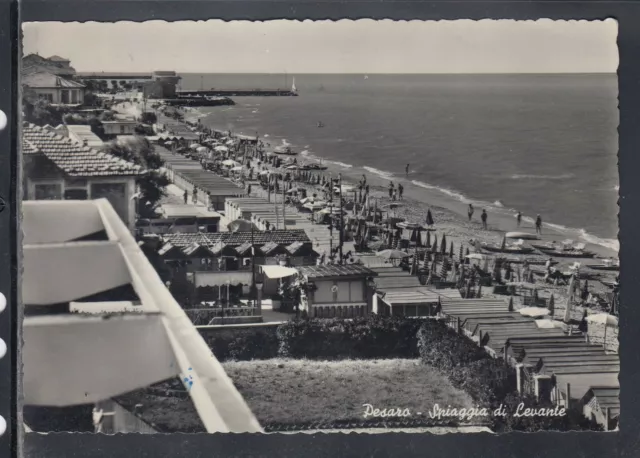 Cartolina Pesaro Spiaggia di Levante MA277