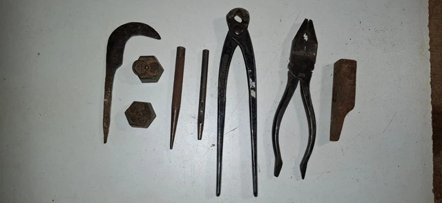 Lot D'outils Anciens Pour Fabrication De Cartouches De Chasse - Occasion