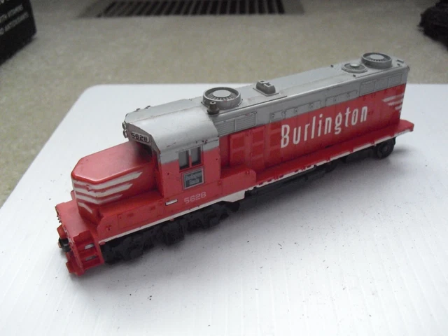 Vintage HO Scale Worn Tyco Mantua Burlington 5628 Diesel Locomotive TLC