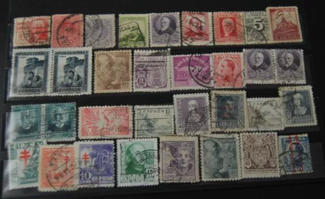 Lot Von Alten Verschiedenen 33 Briefmarken- (Gebraucht).  Q22