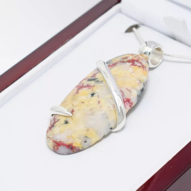 Collier pendentif cristal de cinabre par Stones Desire 3