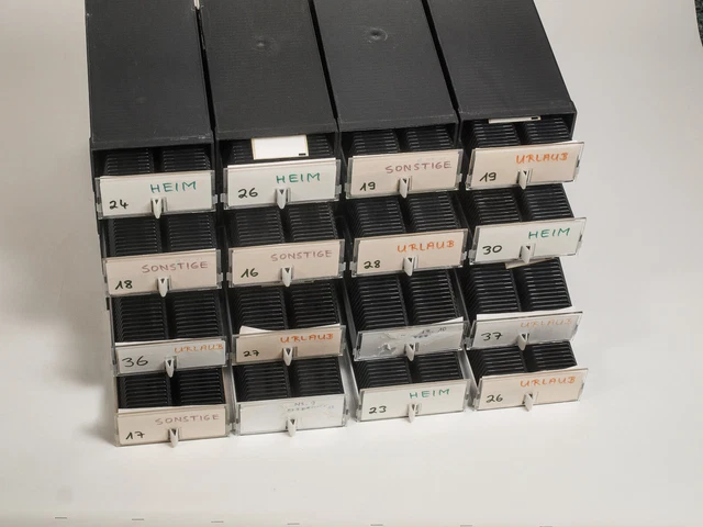 Diamagazine, 16 Kästen für je 2x50 Dias, Standardmagazine stapelbar (M)