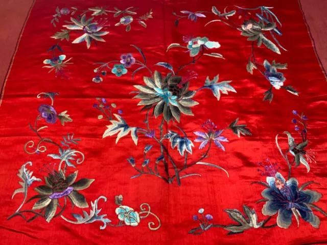 ANTIQUE/ VINTAGE EARLY 20th c CHINESE EMBROIDERED SILK EMBROIDERY 76 cm x 74 cm!