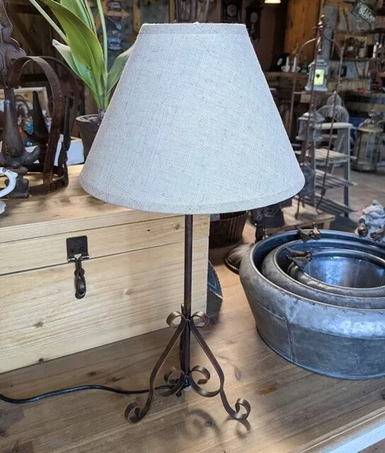Lampe Vintage Metall Antik Stil Landhaus Cottage Tischlampe Wohndeko Neu