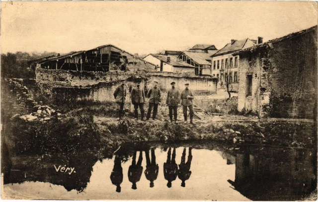 CPA Very - Village Scene - Soldiers - Ruines (1037489)