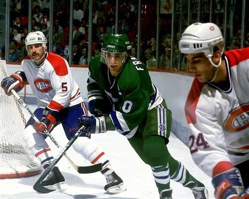 Ron Francis, Chris Chelios Hartford Whalers Montreal Canadiens 8x10 Photo