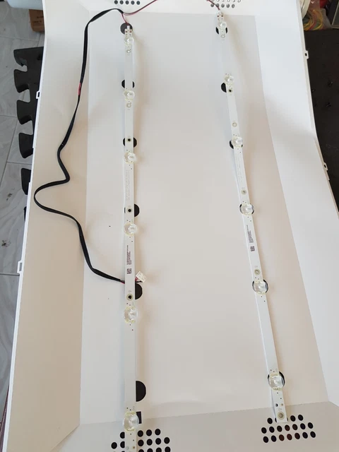 KIT 3 BARRE STRIP LED PER TV PHILIPS GJ-2K15 D2P5-315 D307-V1 32PHT41 TPT315B5 - Foto 2