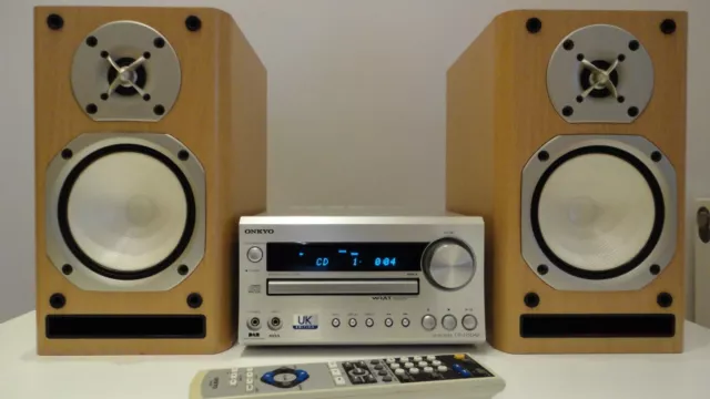 Onkyo CR-315 DAB Hifi System  + Onkyo 2-Way Bass Reflex  Speakers + Bluetooth