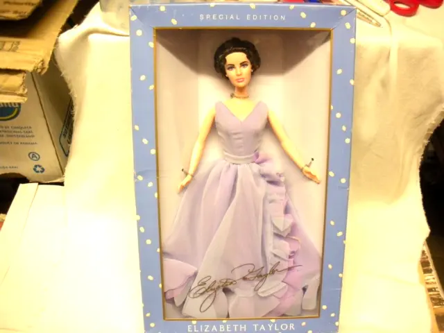 Rara Barbie  Elizabeth Taylor White Diamonds #28076 2000 Mattel Nrfb Perfetta