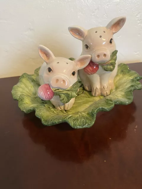 Fitz And Floyd Classic Pig Salt And Pepper Shakers With Cabbage Tray