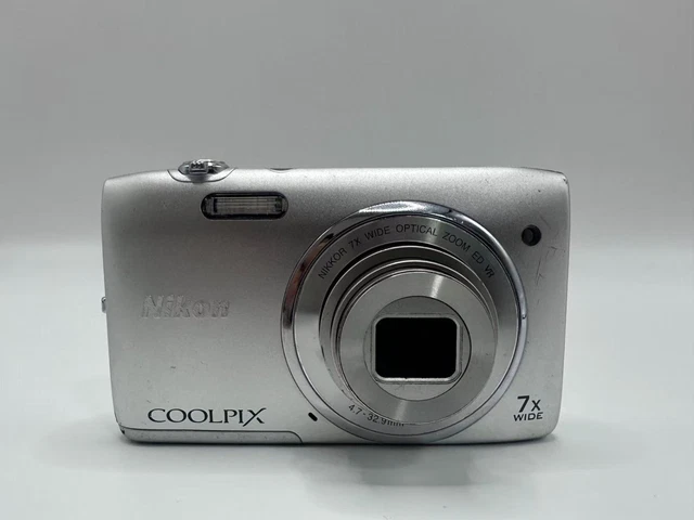 NIKON COOLPIX S3500 20.1MP Digital Camera Silver $201.92