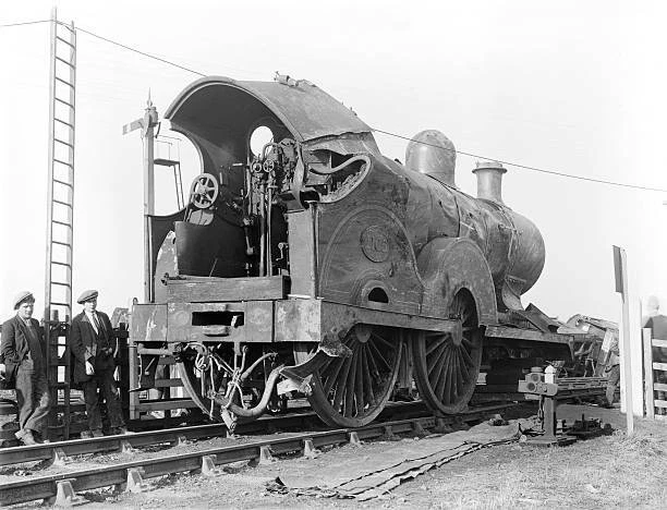 STEAM TRAIN ACCIDENT at Moss Side, Lancashire, 1924. OLD RAILWAY PHOTO ...