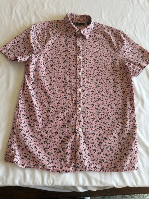 Men’s Perry Ellis Casual Button Down Short Sleeve Shirt Medium Preowned Pink