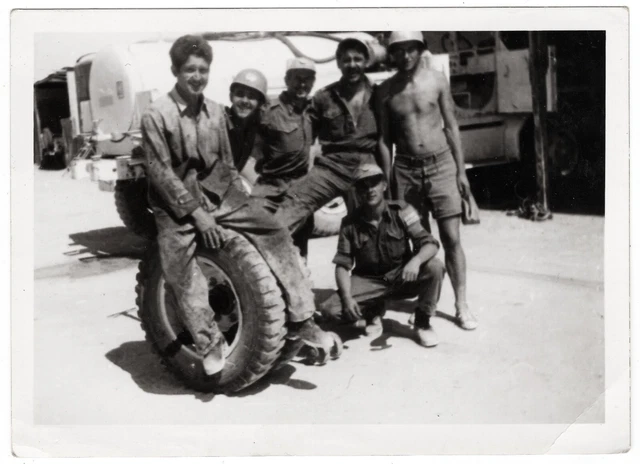 Vintage Photo Guy Affection Young Shirtless Man Soldier Bulge Beach Gay Int 3847