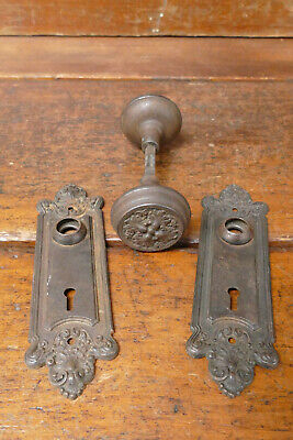 Antique 1880s/1890s Victorian Sargent & Co Ornate Cast Iron Doorknob Set