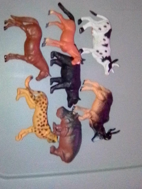 SAFARI LTD. Huge Lot 80+ Plastic animals, Figures, Pirates, Trees