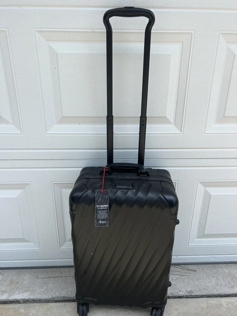 Tumi 19 Degree Aluminum International 4-Wheeled Spinner Carry-On 36860 Black 2