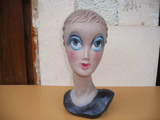 PLV vitrine vintage tête à chapeau twiggy 1ère fabrication en plâtre année 60