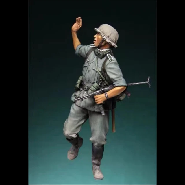 Scale Ww2 1/35 SCALE WW2 German Soldier in Action Resin Model Kit Military ...
