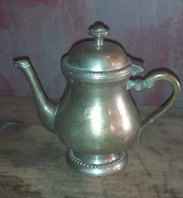 🫖 cafetière théière en métal argenté assez lourde en bonne état ☕🍵 art déco