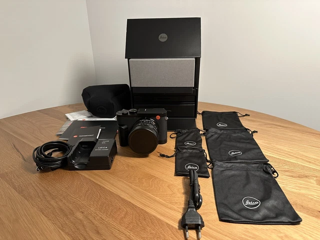 Leica Q2 47.3 MP Digital SLR Camera - Black